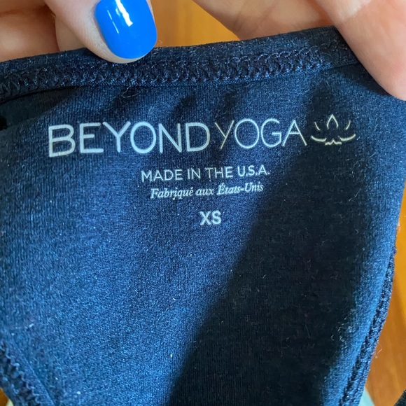 Beyond Yoga sports bra size xs - Picture 2 of 3